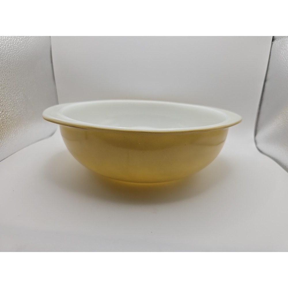PYREX Vintage 024 Casserole Bowl Mustard Yellow Round 2 Qt